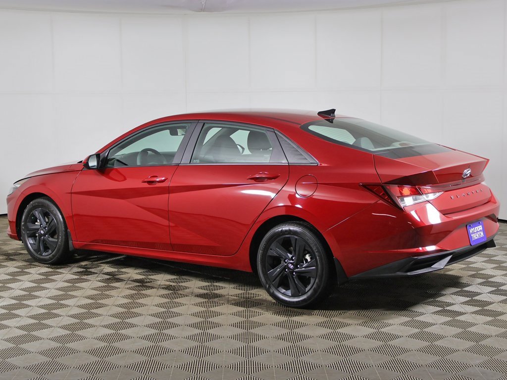 Certified 2023 Hyundai Elantra SEL image 8