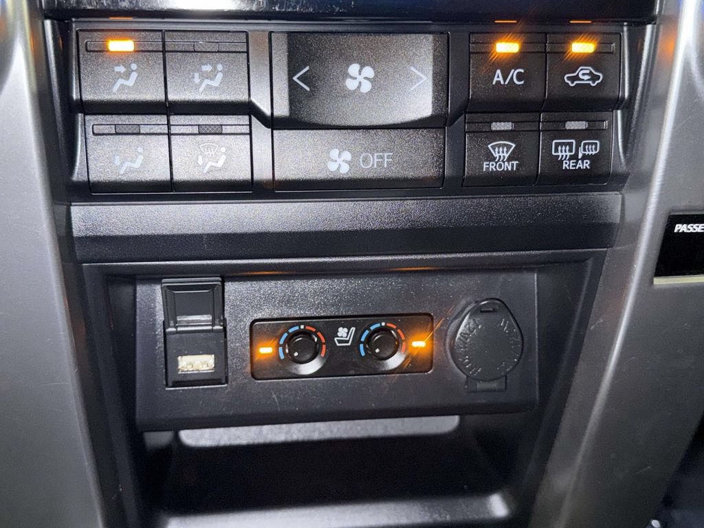 Used 2023 Toyota 4Runner Limited AWD/4WD image 24