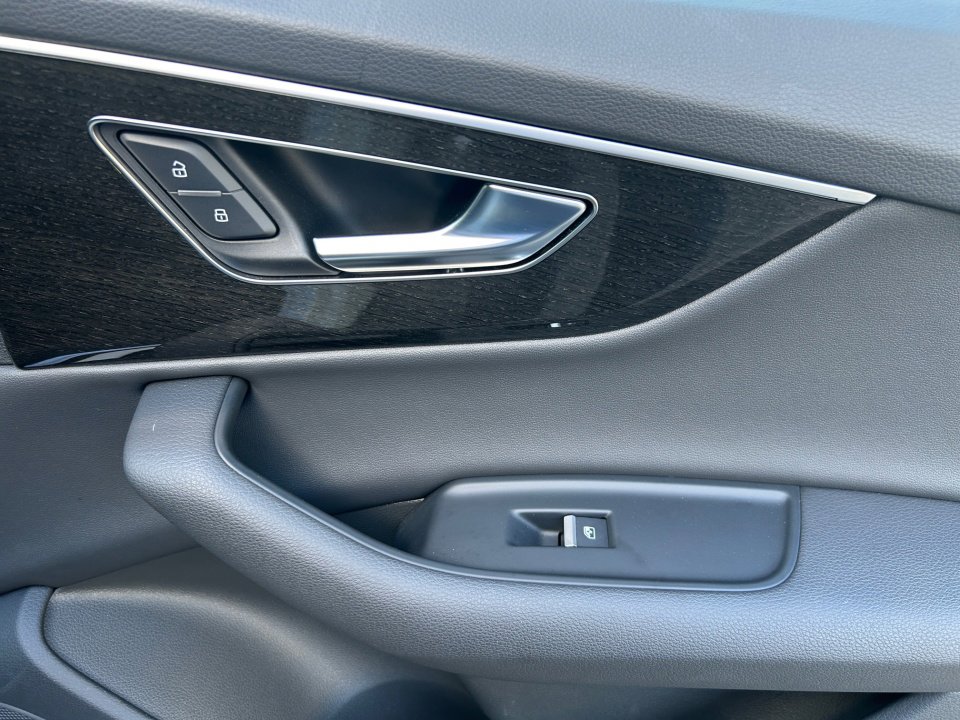 Certified 2025 Audi Q7 2.0T Premium image 31