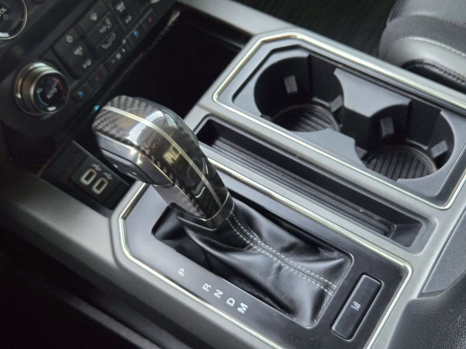 Used 2020 Ford F150 Raptor w/ Equipment Group 802A Luxury image 21