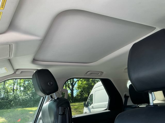 Used 2020 Land Rover Discovery SE AWD/4WD image 26