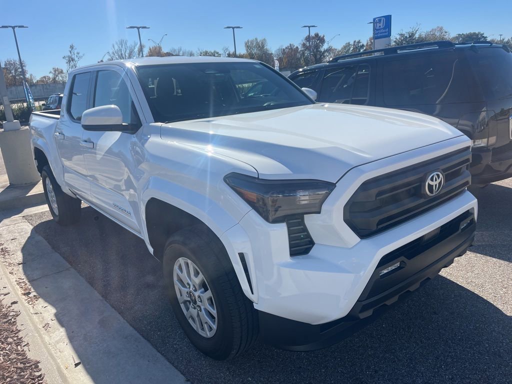 Used 2025 Toyota Tacoma SR5 image 2