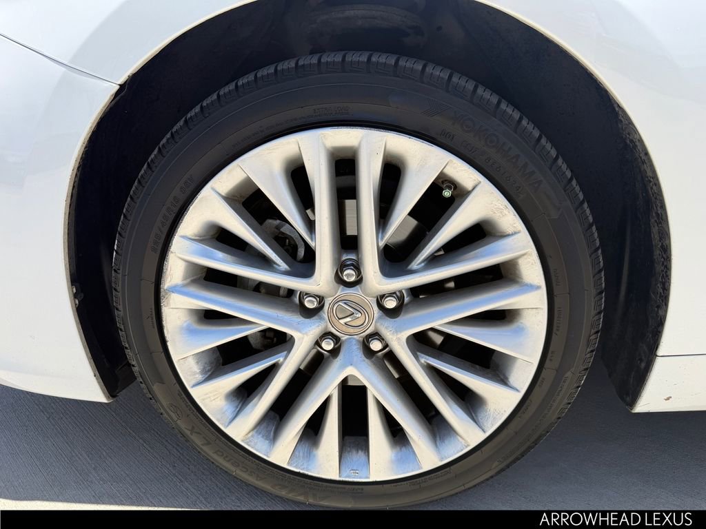 Used 2014 Lexus ES 350 w/ Luxury Package FWD image 10