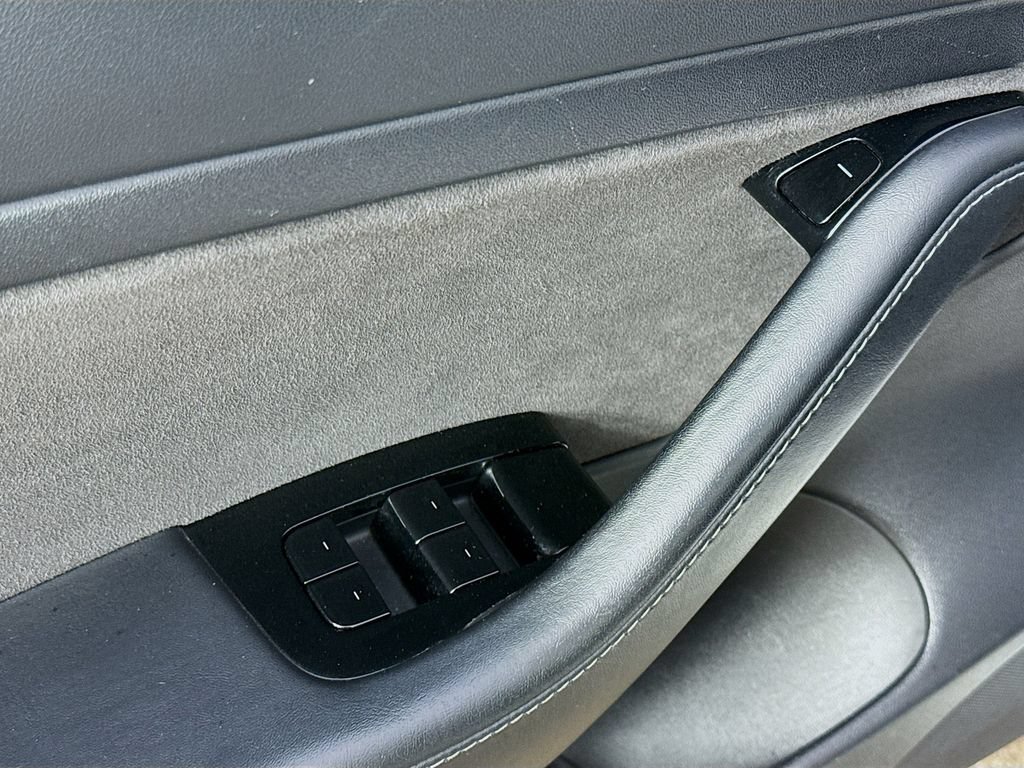 Used 2020 Tesla Model 3 Standard Range RWD image 22