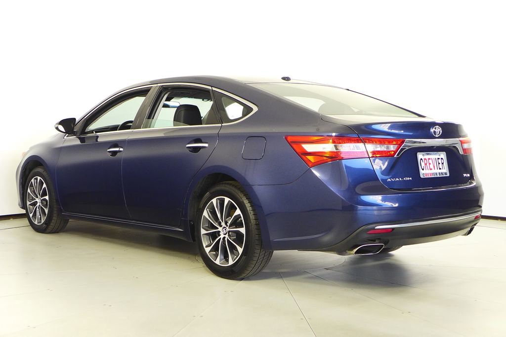 Used 2018 Toyota Avalon XLE w/ Preferred Accessory Package image 9