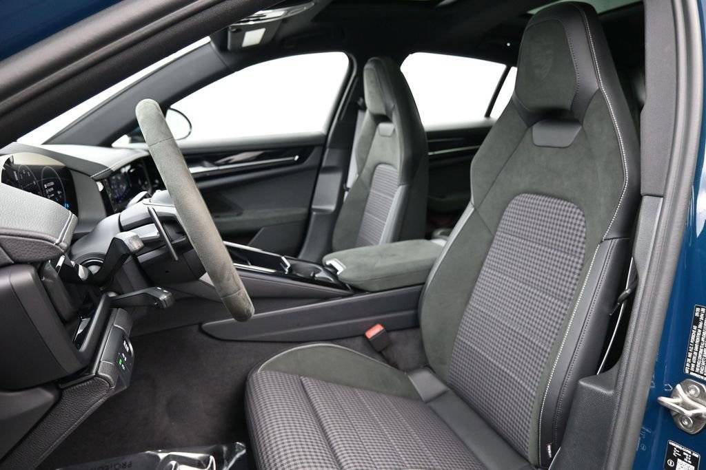 Certified 2026 Porsche Panamera 4 AWD/4WD image 5