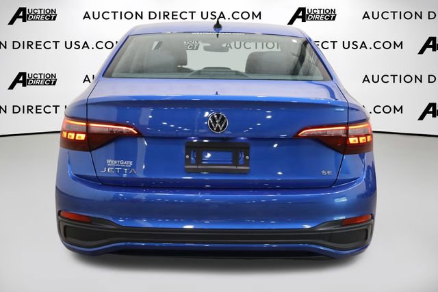 Used 2024 Volkswagen Jetta SE image 6