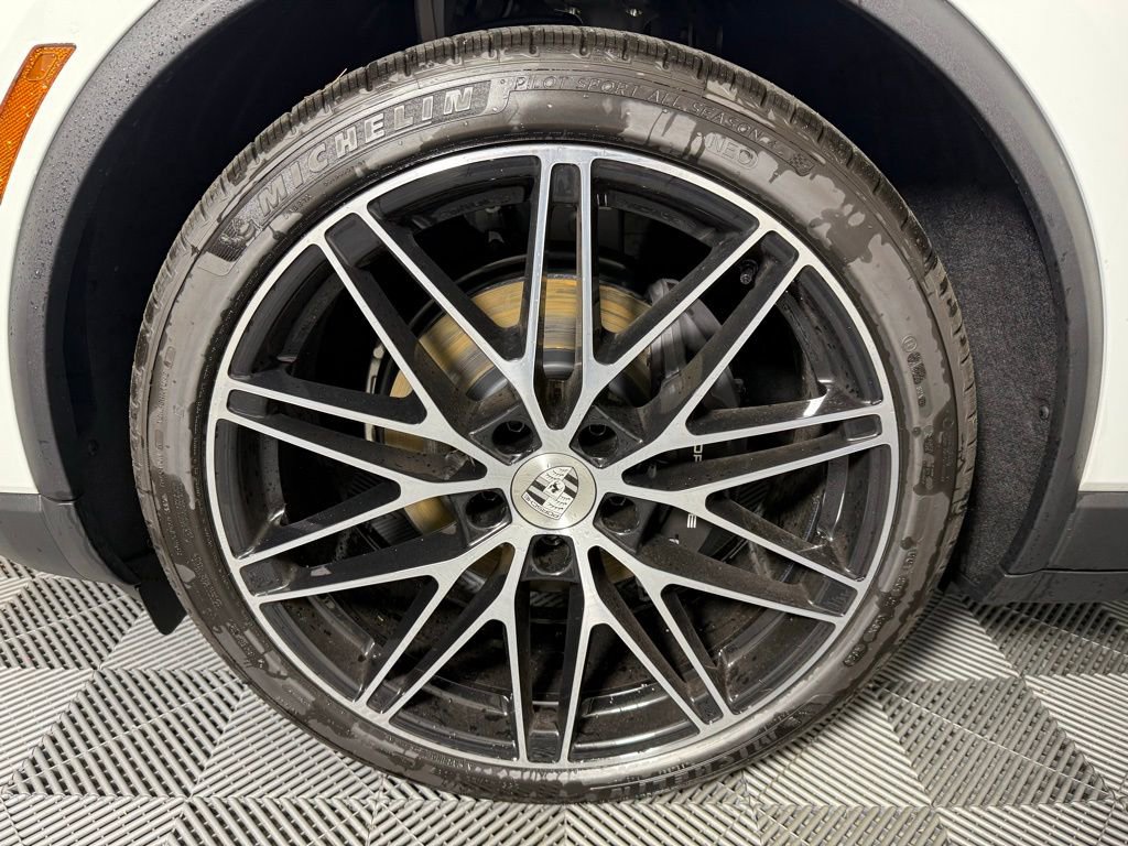 New 2025 Porsche Macan 4 Electric image 11