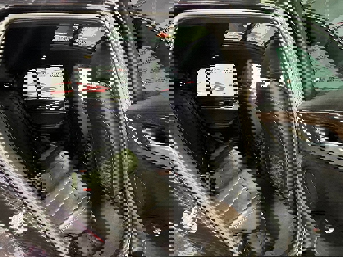 Used 2023 BMW X4 xDrive30i w/ Parking Assistance Package image 35