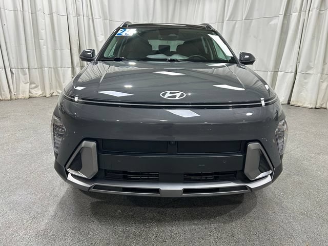 Used 2025 Hyundai Kona Limited AWD/4WD image 3
