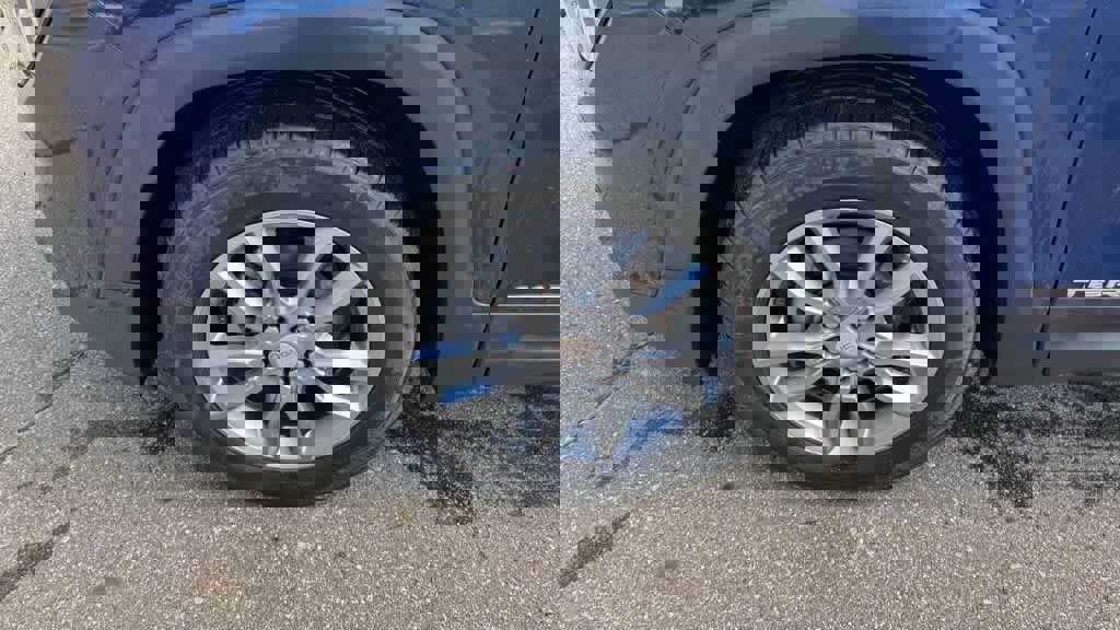 Used 2022 GMC Terrain SLT w/ LPO, Floor Liner Package image 10