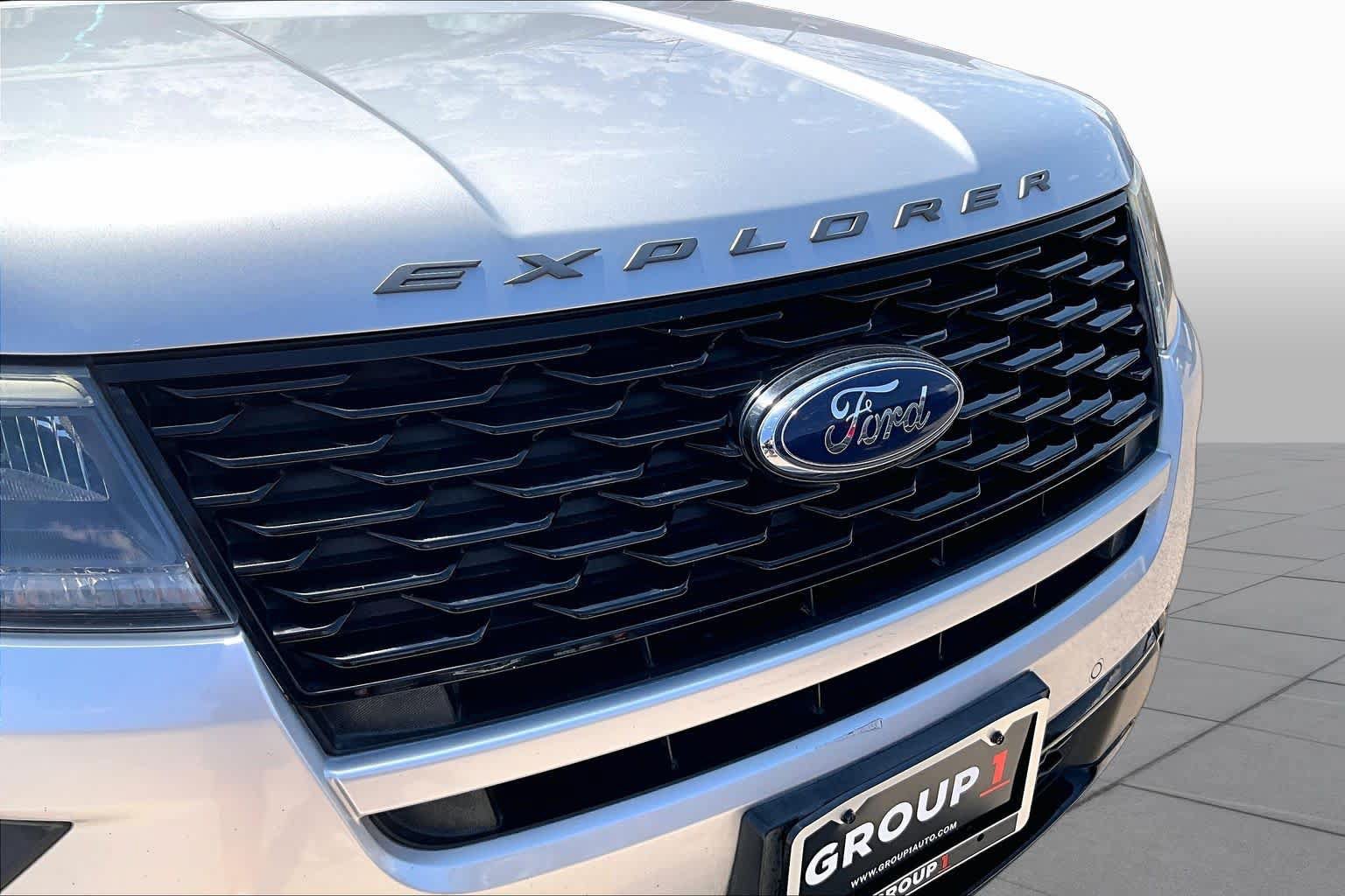 Used 2018 Ford Explorer Sport AWD/4WD image 30