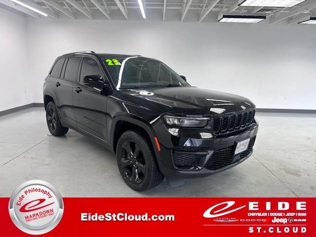 Used 2023 Jeep Grand Cherokee Altitude AWD/4WD image 1