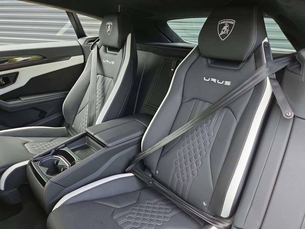 Used 2024 Lamborghini Urus S AWD/4WD image 16