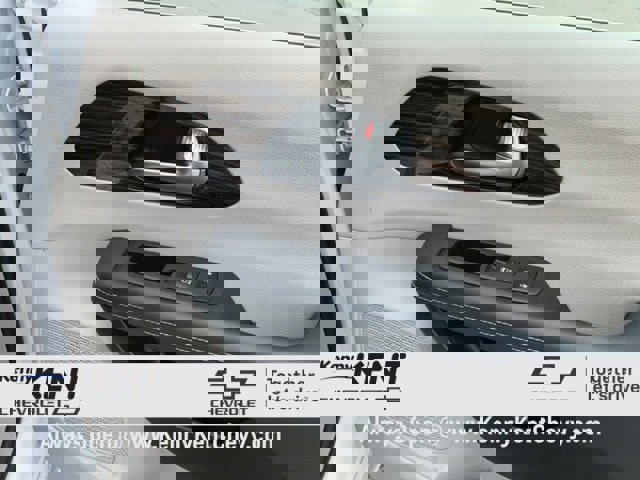 Used 2024 Chrysler Pacifica Limited image 23