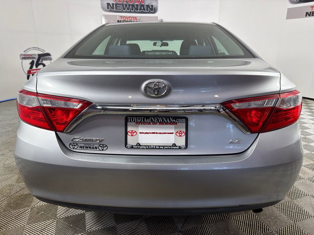 Used 2015 Toyota Camry LE FWD image 4