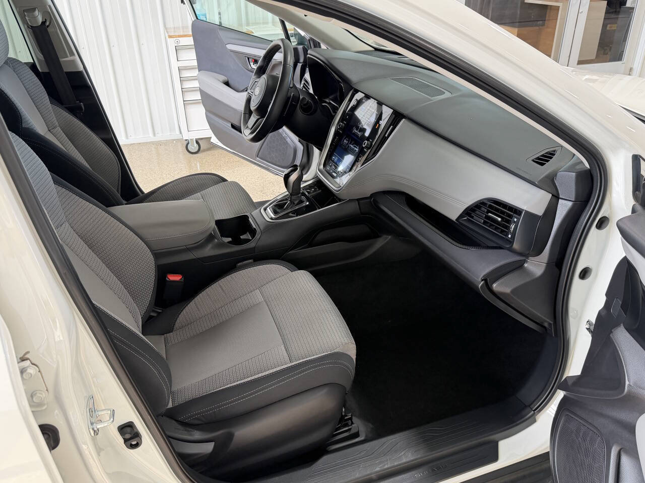 Used 2023 Subaru Outback Premium AWD/4WD image 8
