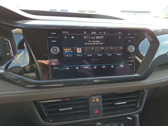 Used 2022 Volkswagen Taos SEL w/ Panoramic Sunroof Package image 15