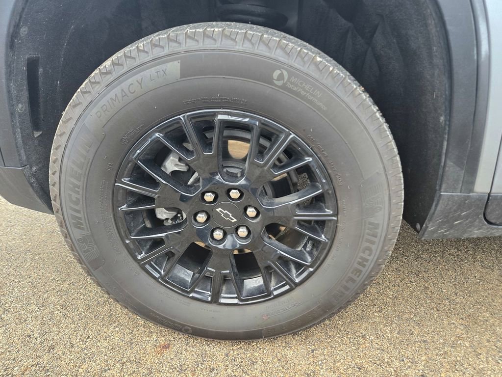 Used 2025 Chevrolet Traverse Z71 image 46