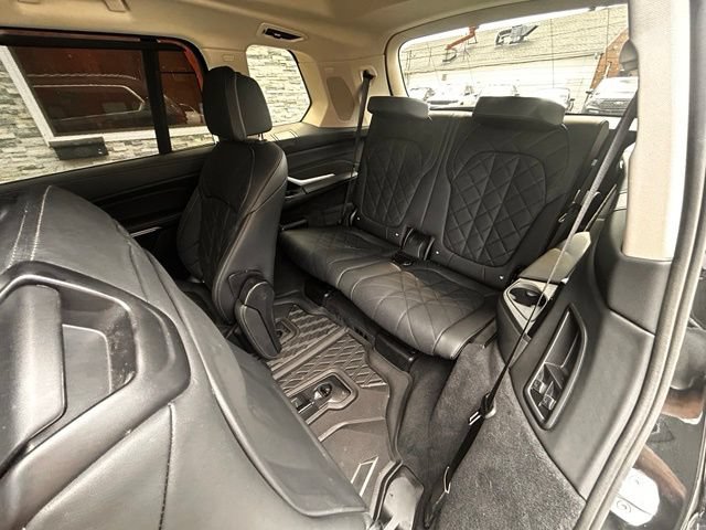 Used 2024 BMW X7 xDrive40i w/ Premium Package AWD/4WD image 28