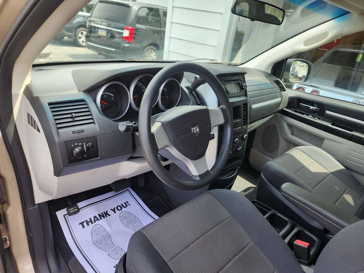 Used 2009 Dodge Grand Caravan SE w/ Climate Group FWD image 9