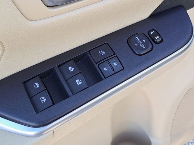 Used 2015 Toyota Camry XLE image 17