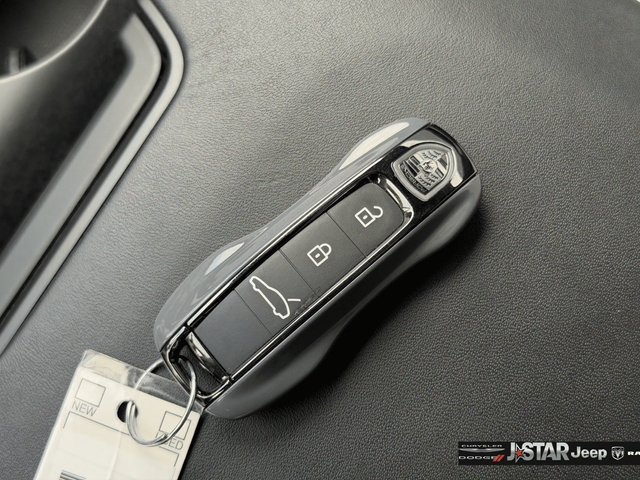 Used 2025 Porsche Panamera Turbo AWD/4WD image 31