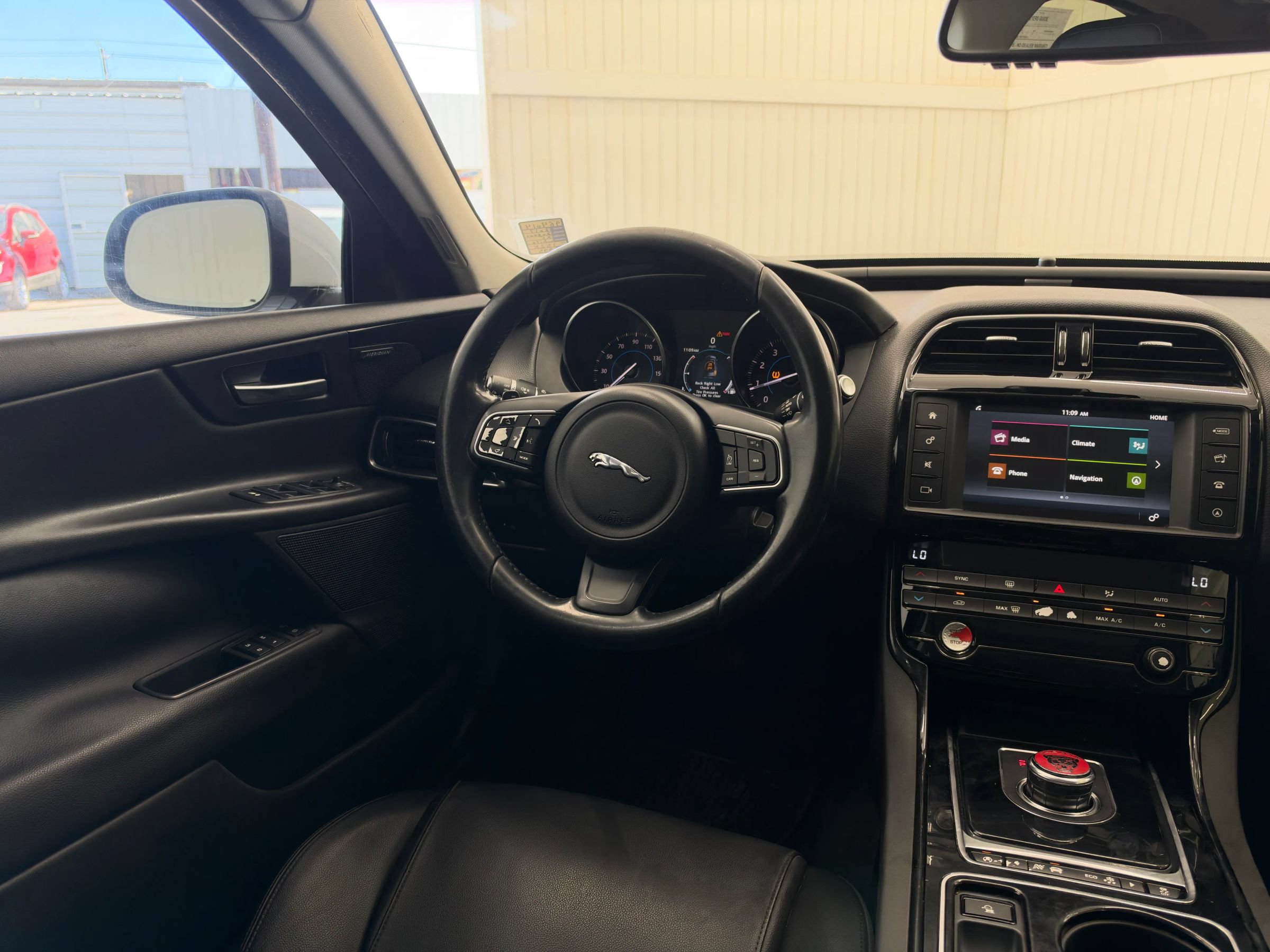 Used 2017 Jaguar XE Premium RWD image 15