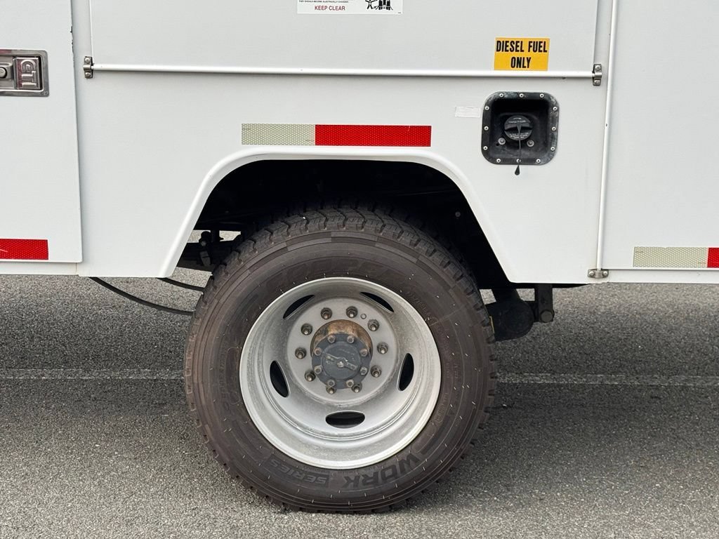 Used 2018 Ford F550 2WD Regular Cab Super Duty image 23