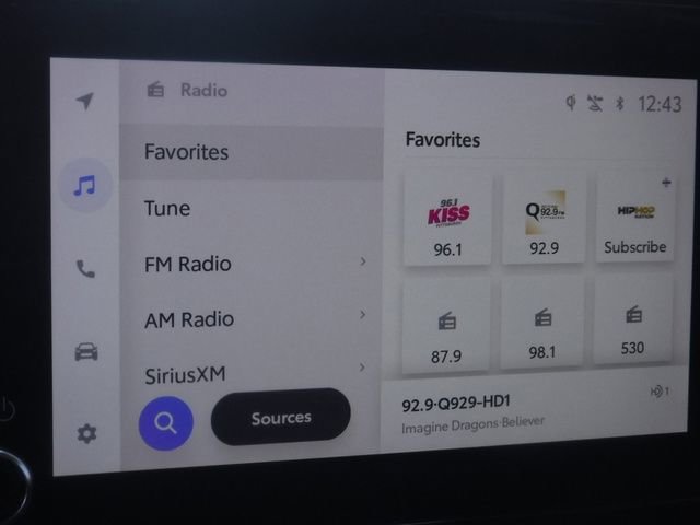 Used 2023 Toyota Highlander XLE image 30