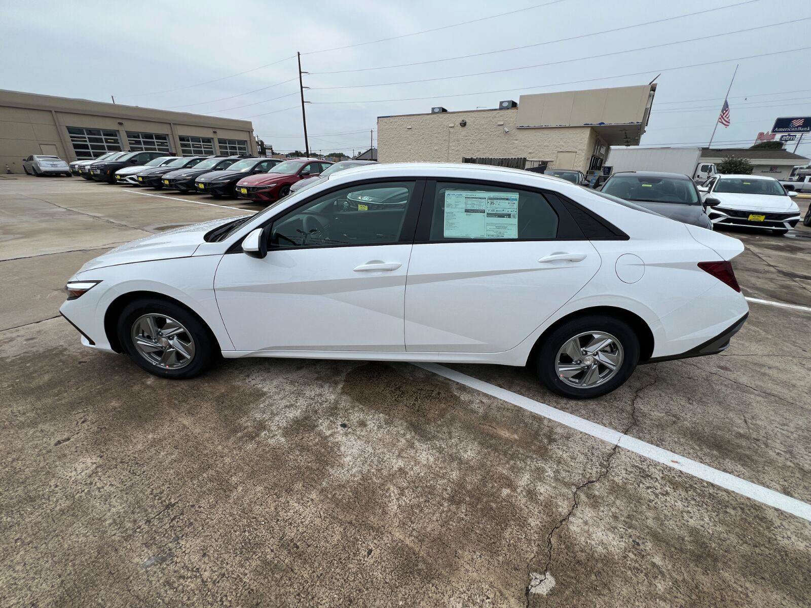New 2026 Hyundai Elantra SE FWD image 6