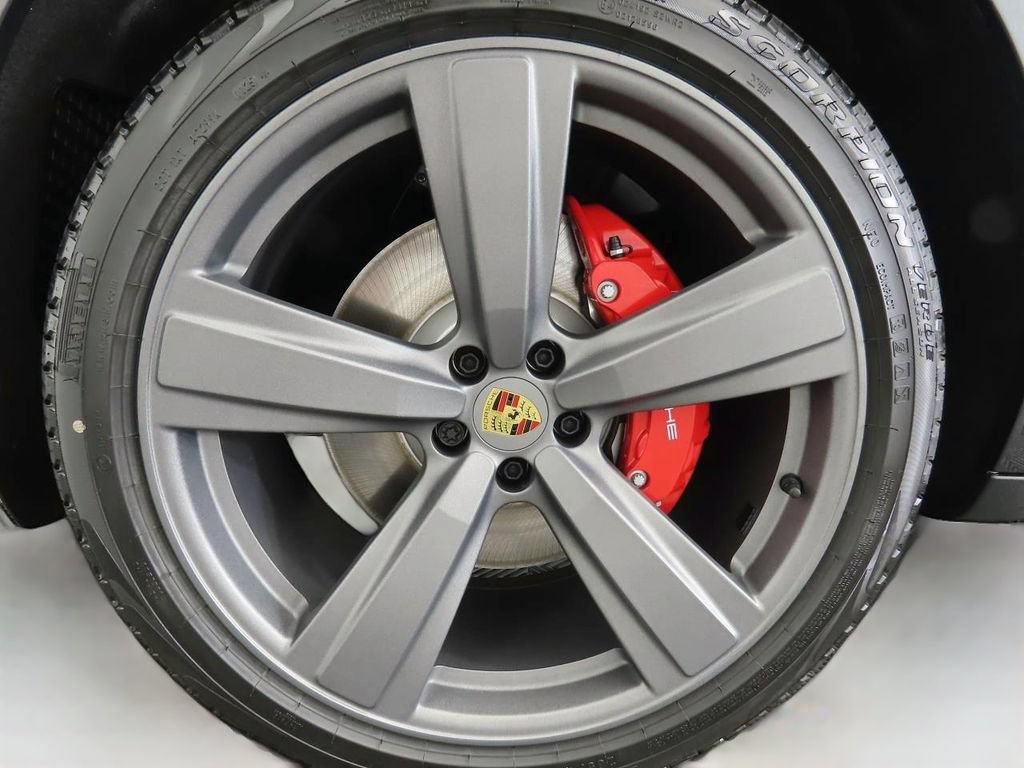 Used 2025 Porsche Macan S AWD/4WD image 31