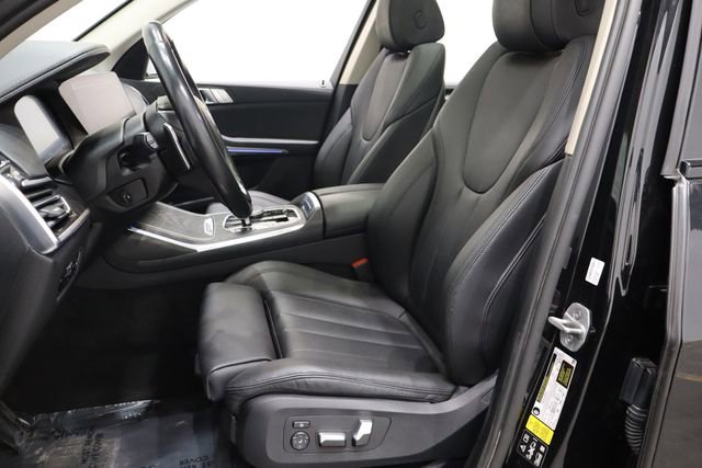Used 2022 BMW X7 xDrive40i w/ Cold Weather Package image 13