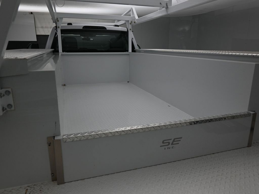 New 2025 Ford F450 XL w/ XL Chrome Package image 33