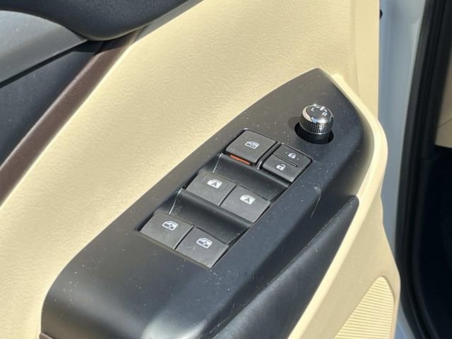 Used 2019 Toyota Highlander XLE AWD/4WD image 25