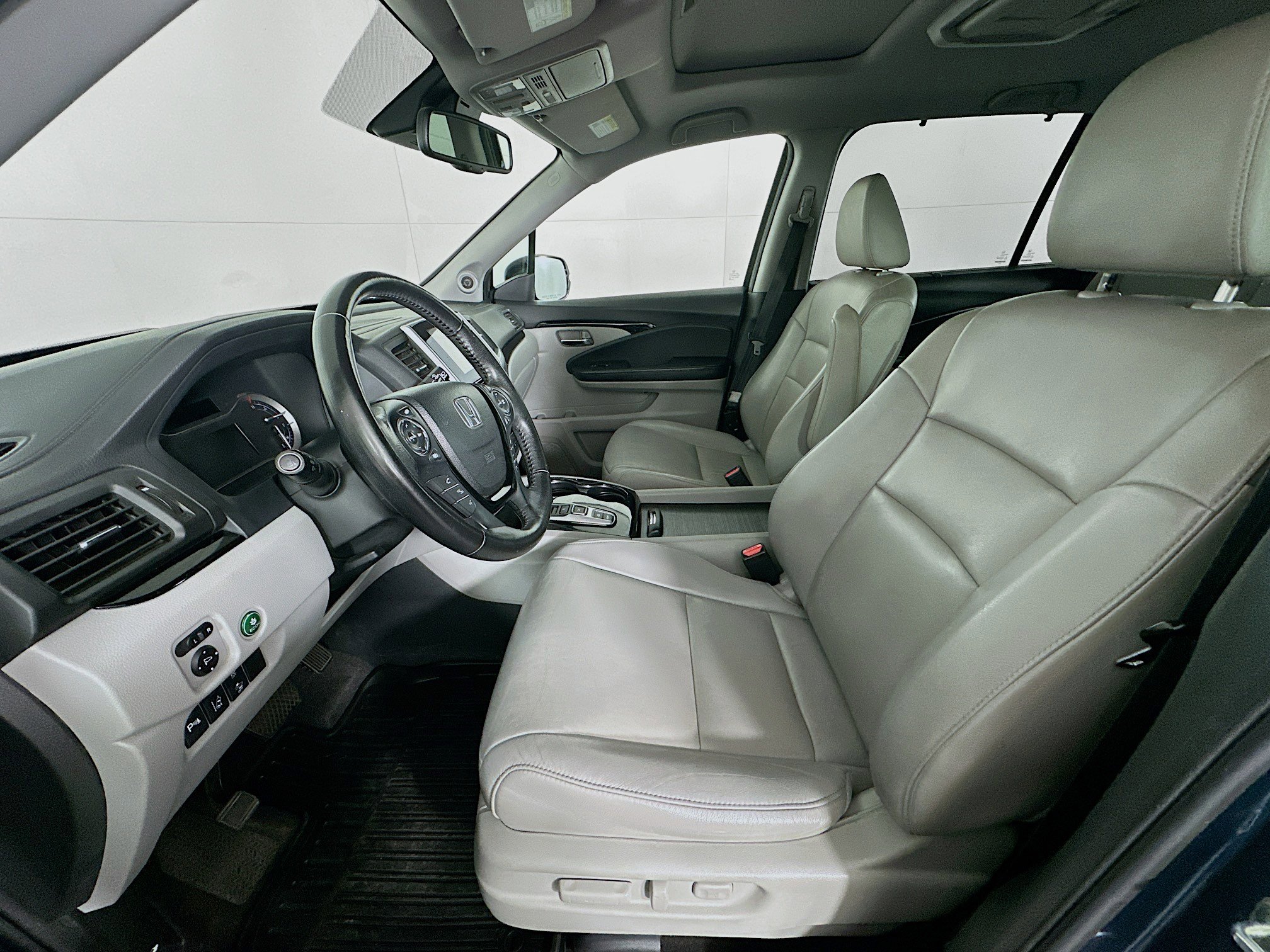 Used 2016 Honda Pilot Touring image 13