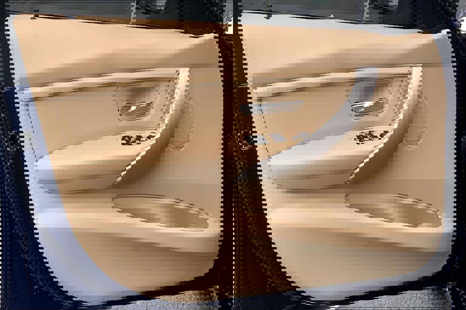 Used 2016 BMW 320i Sedan image 21