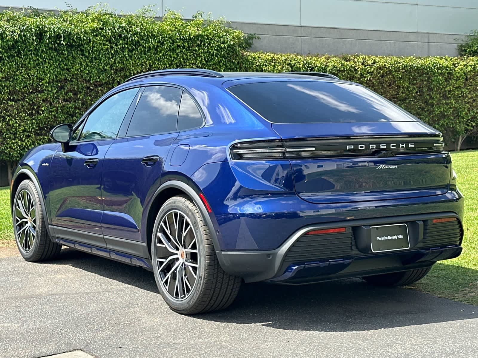 New 2026 Porsche Macan Electric RWD image 3