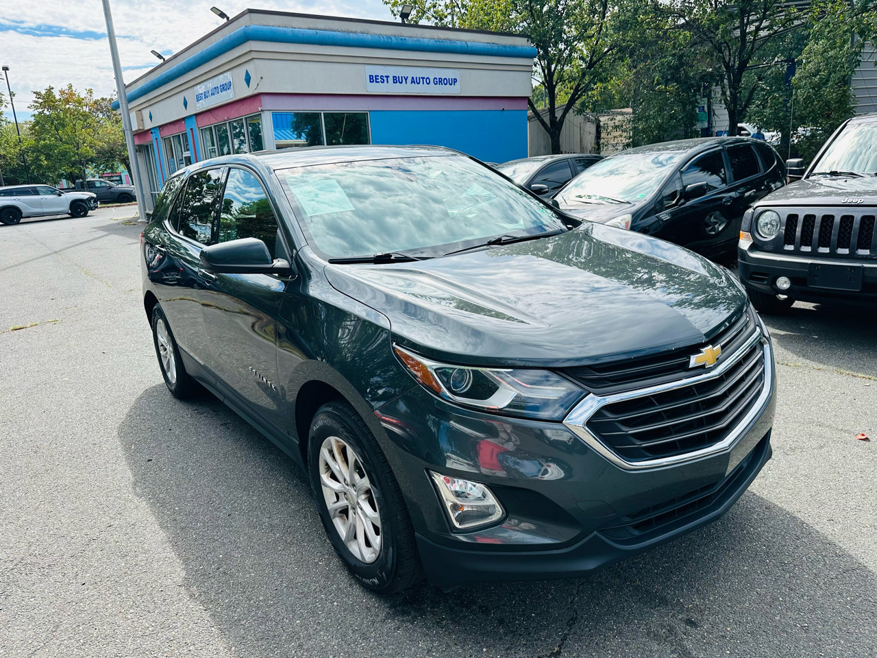 Used 2020 Chevrolet Equinox LT w/ Driver Convenience Package image 8