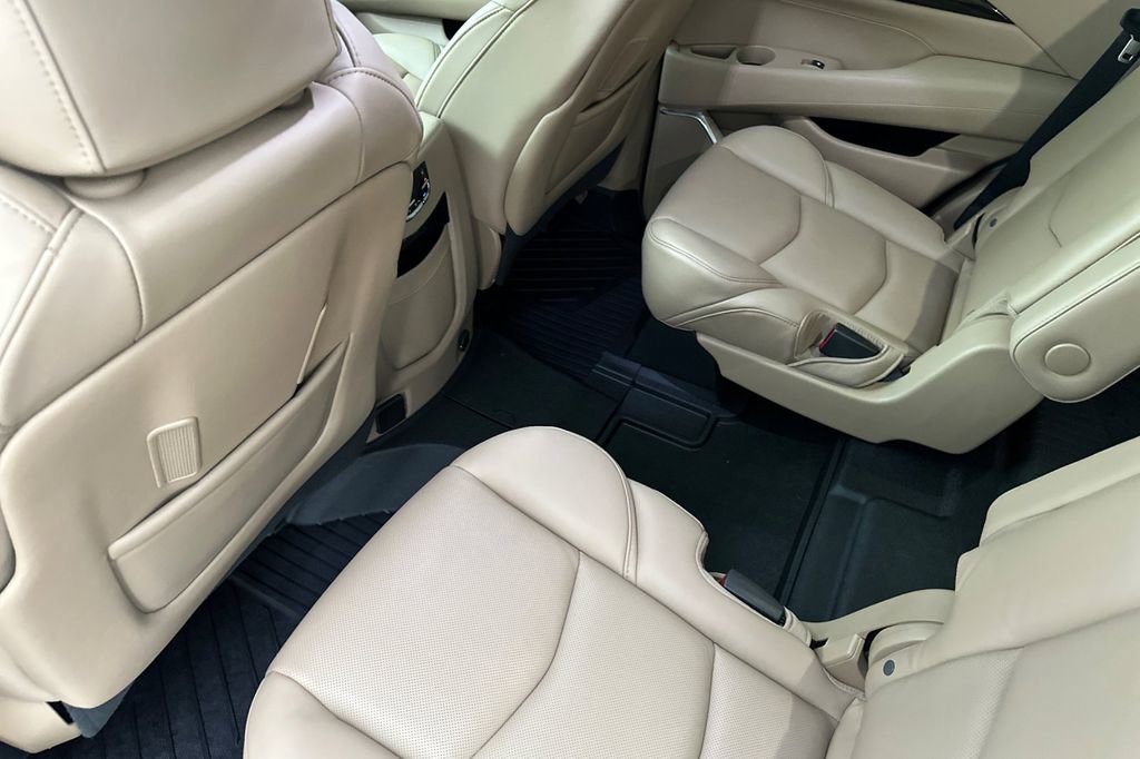 Used 2020 Cadillac Escalade Platinum AWD/4WD image 12