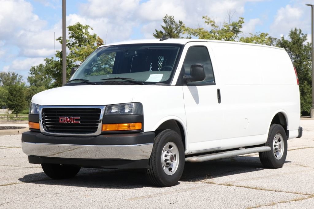 Used 2024 GMC Savana 2500 w/ Driver Convenience Package image 3