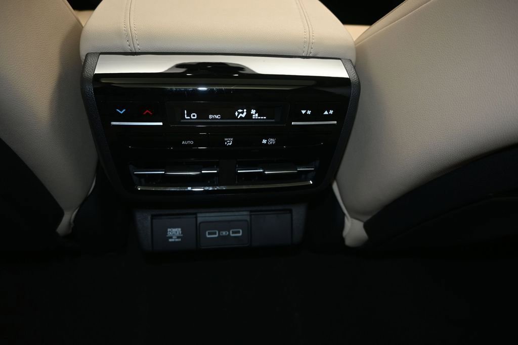 Used 2024 Acura MDX FWD image 18