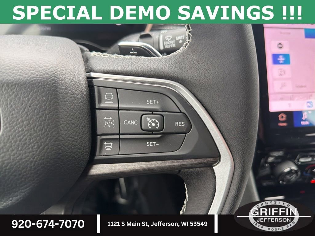 New 2025 Jeep Grand Cherokee Limited w/ Luxury Tech Group II image 18