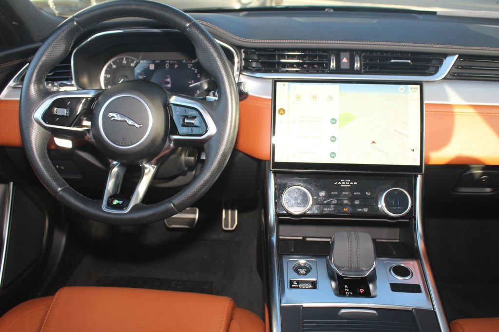 Used 2023 Jaguar XF R-Dynamic SE image 4