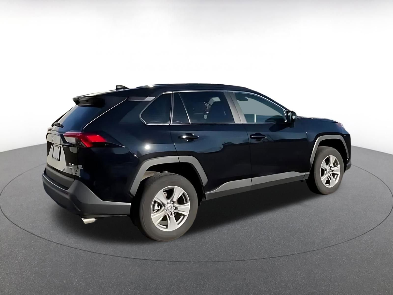 Used 2025 Toyota RAV4 XLE w/ Convenience Package image 14