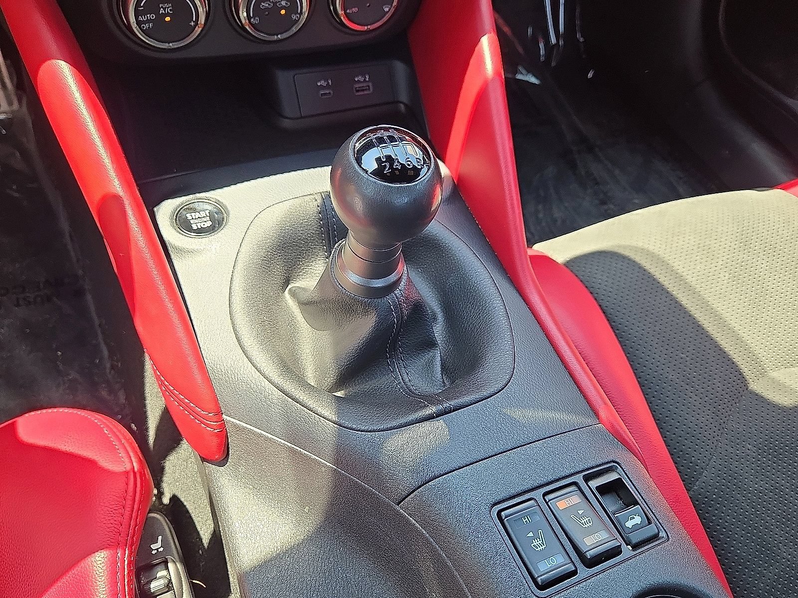 Used 2024 Nissan Z Performance w/ Floor Mat Package RWD image 32
