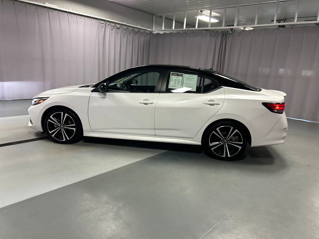 Used 2023 Nissan Sentra SR w/ SR Premium Package FWD image 4