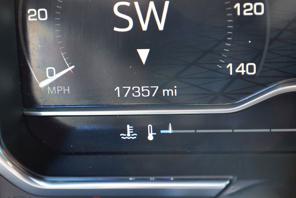 Used 2025 GMC Sierra 1500 AT4 w/ Technology Package image 14