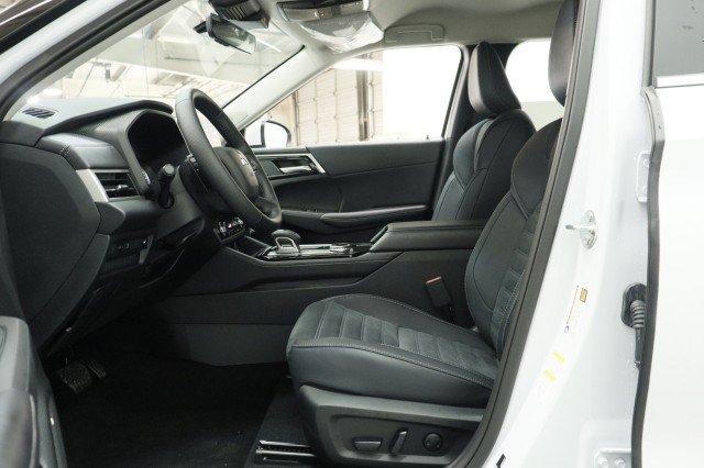 New 2026 Mitsubishi Outlander SE FWD image 6