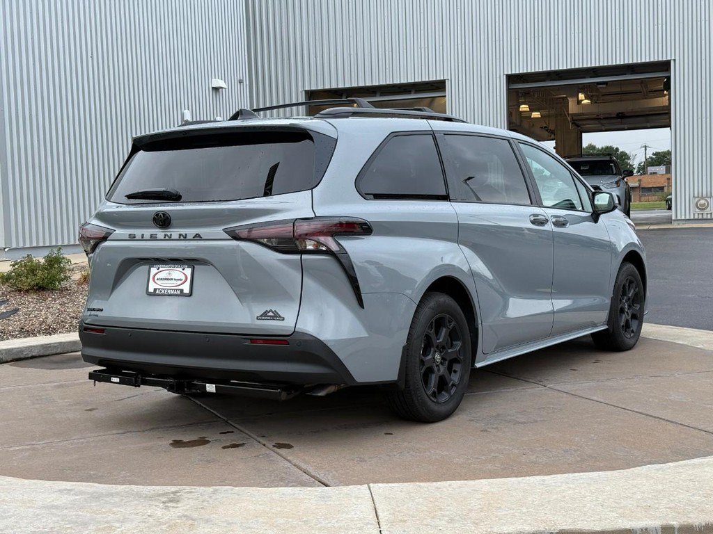 Certified 2026 Toyota Sienna XLE Woodland Edition AWD/4WD image 5